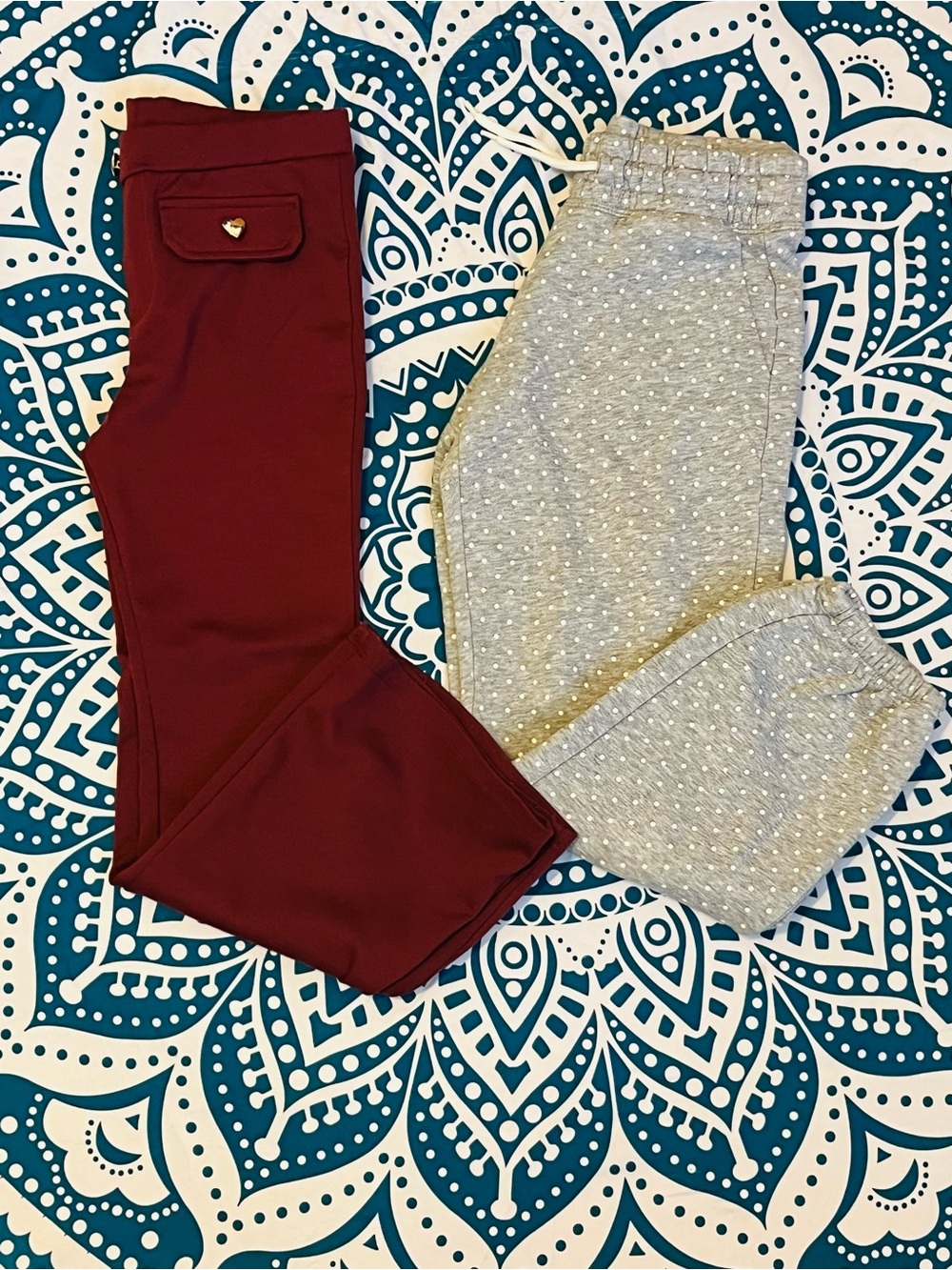 Girls 7/8 Bundle of 2 sweatpants, flare leggings